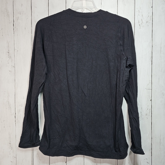 Lululemon Men's Black Vented Under Arms Size XL Long Sleeve Lightweight . - Picture 7 of 7